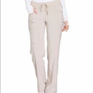 🤎Cherokee Infinity Elastic Waist Cargo Scrub Pant
